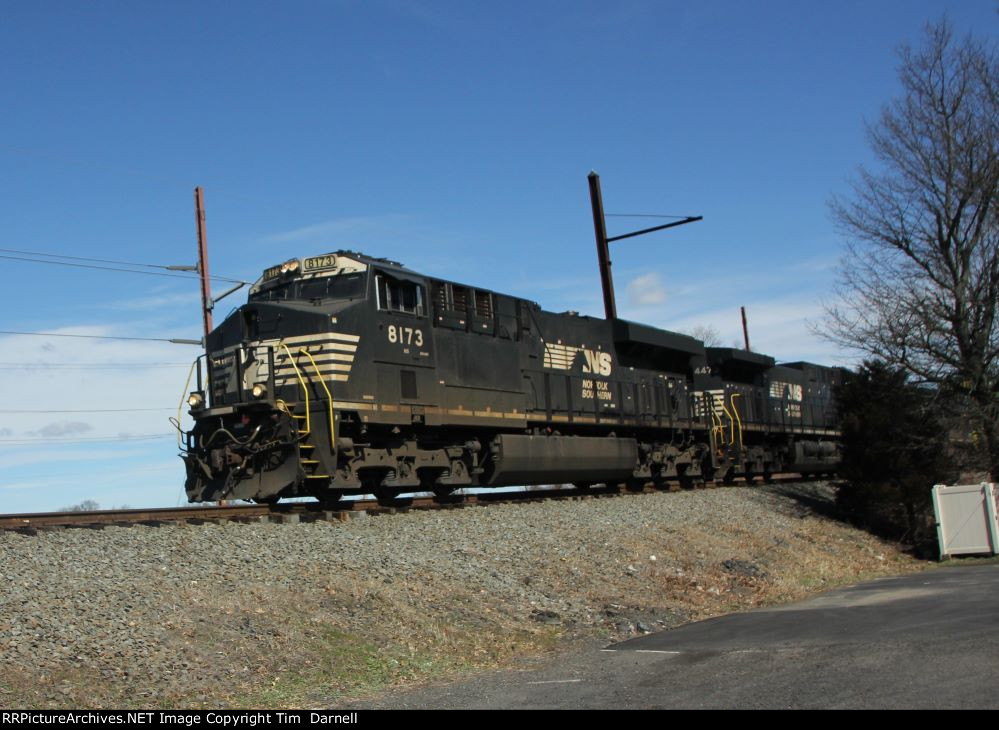 NS 8173 leads 27P west